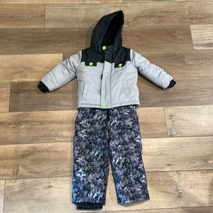Cat & Jack toddler 2T snowsuit